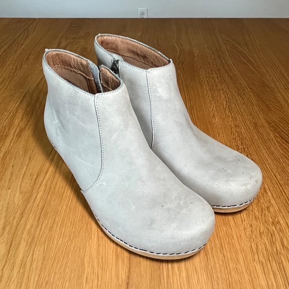 Dansko Maria Boot Light Grey Gray Nubuck Leather US 8.5 EU 39 Womens - Picture 2 of 15